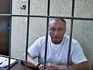 Присяжные признали экс-сенатора Савельева виновным в покушении на убийство