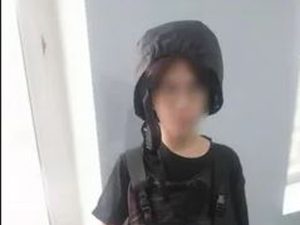 Челябинск школьник выстрелил в одноклассницу из арбалета