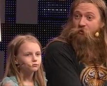 «Психологу нужен психиатр»: защита диплома 13-летней Алисы Тепляковой рассмешила публику