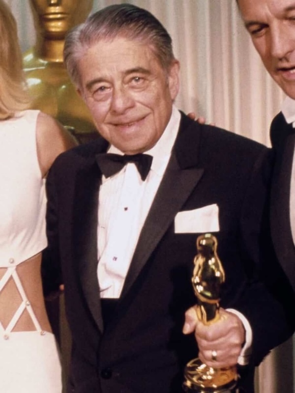 Актёры, режиссёры и другие деятели кино, у которых больше всего «Оскаров»