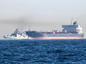 «Адмирал Григорович» провёл два танкера через пролив 8 апреля