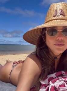 Джессика Альба