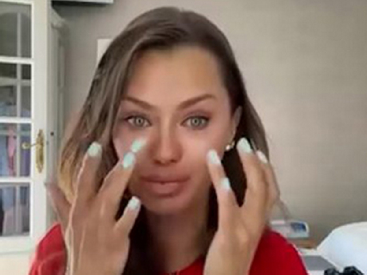 Боня расплакалась после ответа Пескова