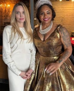 Анджелина Джоли