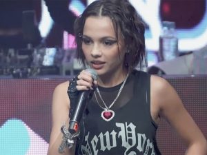 Валя Карнавал