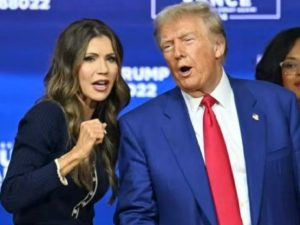 Секс-скандал в окружении Трампа: муж экс-министра США оказался извращенцем