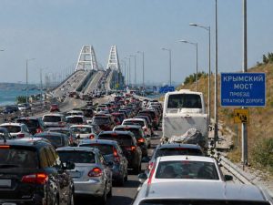 Остановка Крымского моста вызвала массовую задержку поездов