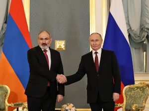 СМИ выяснили, о чём Путин и Пашинян говорили «жестко» за закрытыми дверями в Кремле