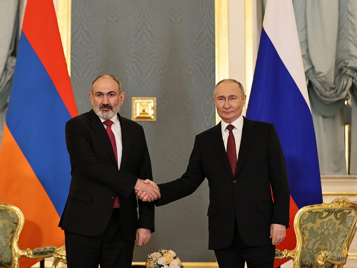 СМИ выяснили, о чём Путин и Пашинян говорили «жестко» за закрытыми дверями в Кремле