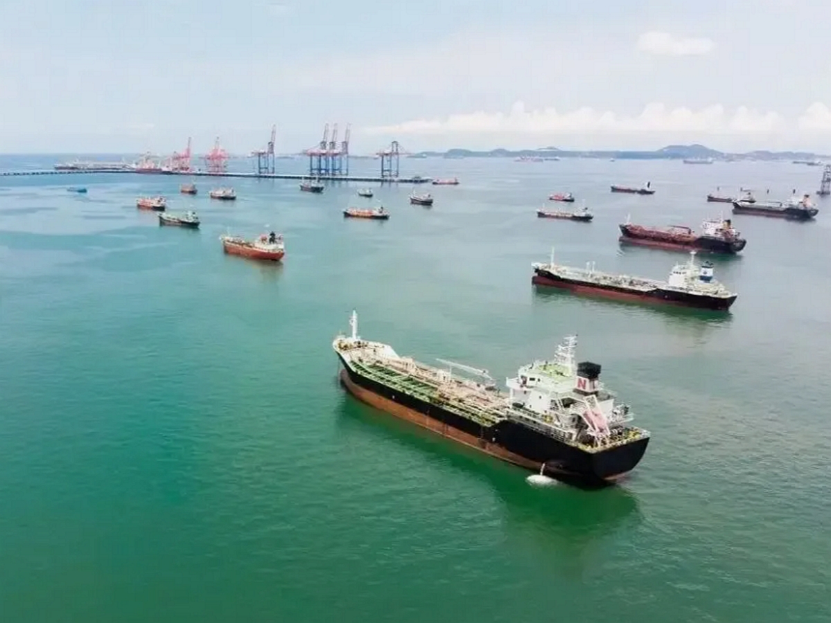 Зеленский предложил помощь в открытии Ормузского пролива