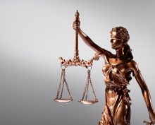 Покупала за копейки и сдавала посуточно: ивановскую судью поймали на коррупции с квартирами