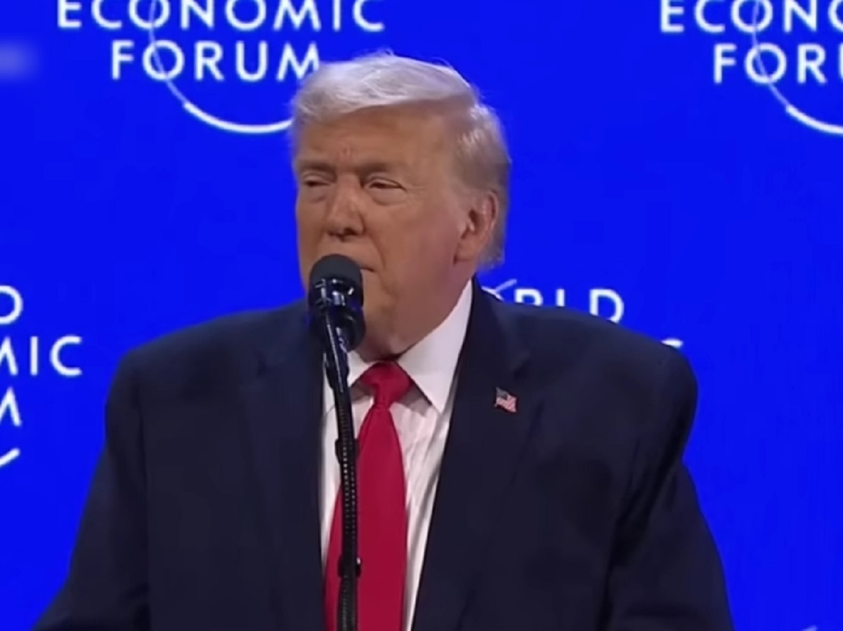 Трамп сделал заявления по Ирану и пригрозил пошлинами и стелс-бомбардировщиками