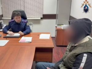 В Махачкале мужчина с ножом ворвался в больницу и напал на врачей