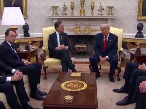 В США рассказали о потоке оскорблений на встрече Трампа и генсека НАТО