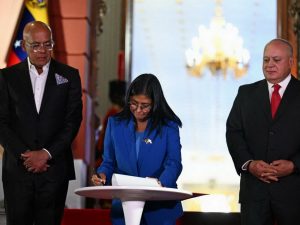 Венесуэла меняет курс