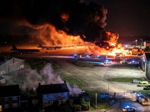 Пожар на авиабазе в Британии