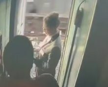 «Будет учиться заново ходить»: проводница, которую вытолкнули из поезда, рассказала о нападавшем