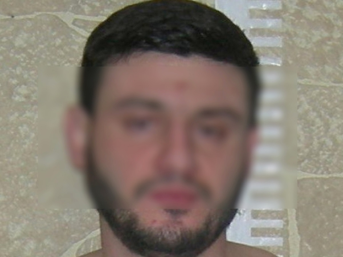 «Сидел у них на шее»: в Таганроге 32-летний мужчина застрелил родителей и бросился в бега