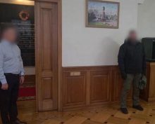 задержали приставов за взятку