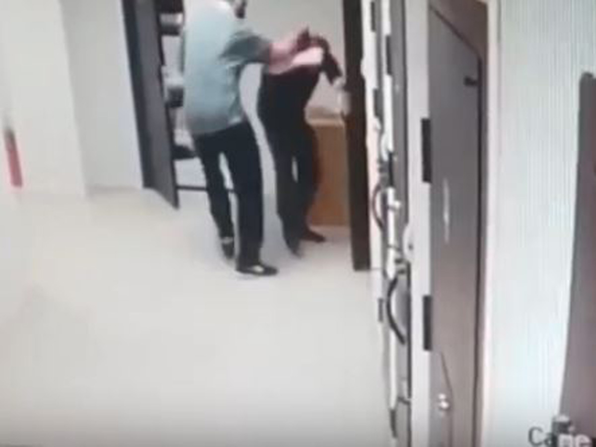 Нападение на полицейского в суде