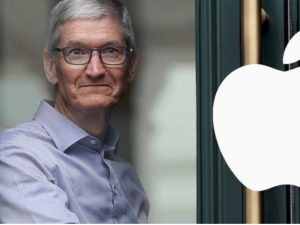Тим Кук объявил об уходе с поста главы Apple