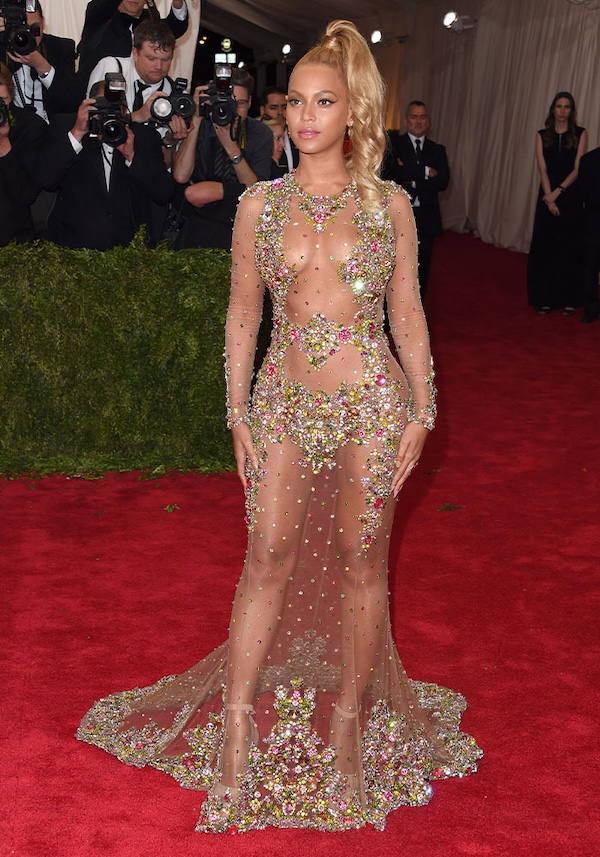 Самые откровенные образы с Met Gala, которые обсуждали в Сети по самым неожиданным причинам