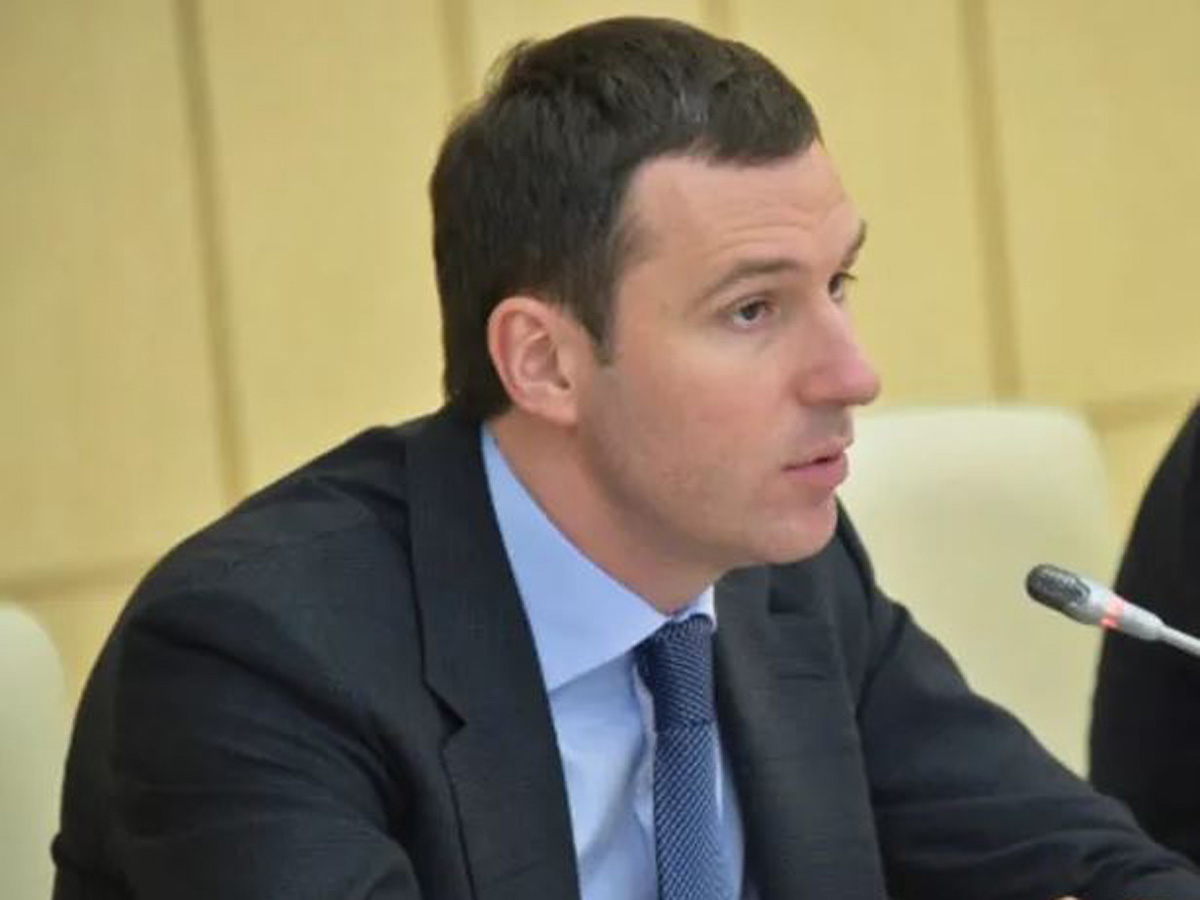 Объявлен в розыск экс-замглавы Минприроды Денис Буцаев