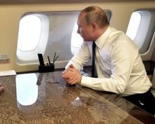 Путин в самолете