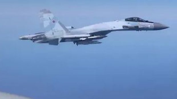 Су-35 отключил автопилот британского разведчика над Черным морем