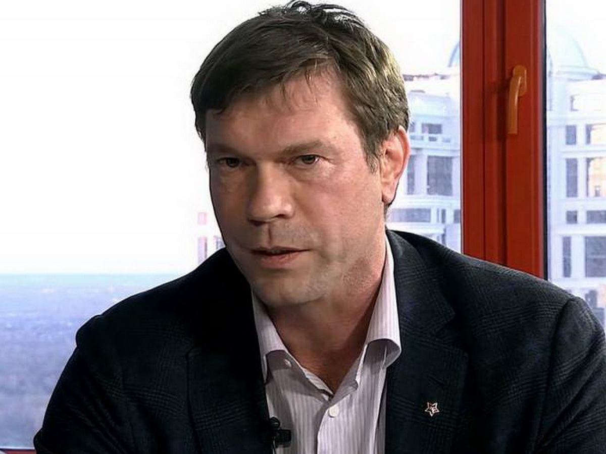 Олег Царев