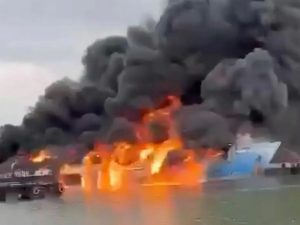 Удар БПЛА ВСУ по переправе в Керчи