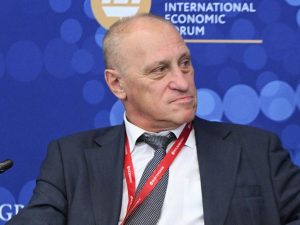 декан