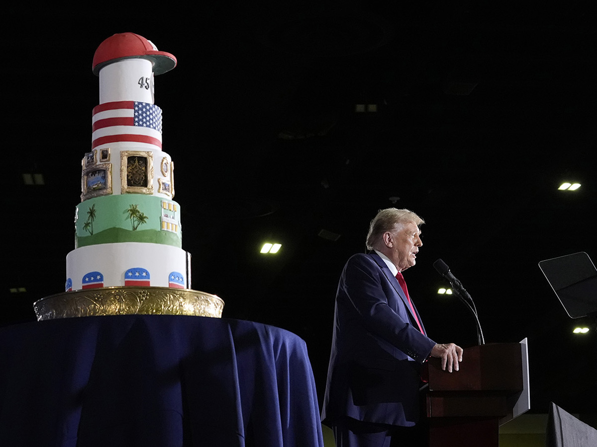 как Трамп праздновал свои дни рождения