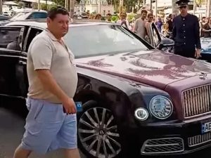 украинский олигарх Ермолаев.