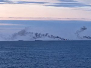 ВСУ заявили о волне ударов по гражданским судам в Азовском море.