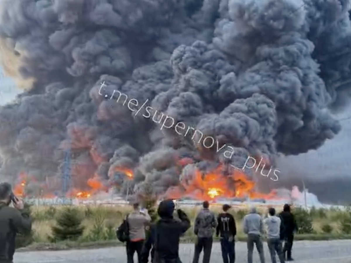 Более 600 БПЛА атаковали Москву и Подмосковье: у МКАД пострадали три человека, пожар на складе Wildberries в Подольске (ВИДЕО)
