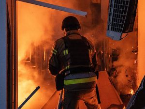 В Запорожье сгорел выпускающий украинскую водку «Хортица» завод