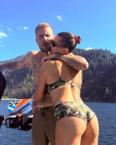 Бибер с женой