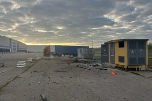 Пять человек погибли при атаке БПЛА на Подмосковье: ВСУ ударили по промзоне и жилым районам в Новоселках