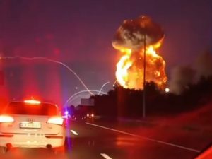 Мощный взрыв на складе в Милом под Киевом