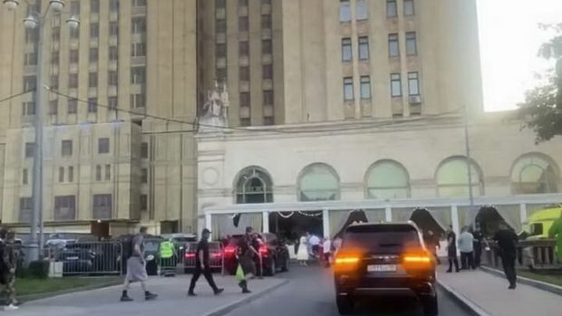 Три человека погибли при взрыве в центре Москвы: что известно