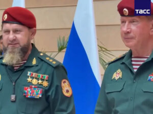 Глава Росгвардии вручил Рамзану Кадырову погоны генерала армии