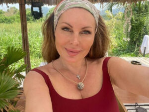 Наталья Бочкарева легла под нож Тимура Хайдарова