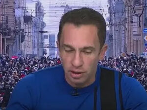 Политолог Кынев рассказал в суде о полученном при задержании двойном переломе