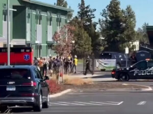 Устроил стрельбу