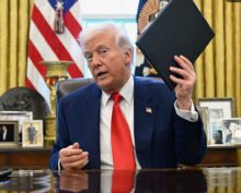 Трамп обрушился на Зеленского: «Украине пора обзавестись новым президентом»