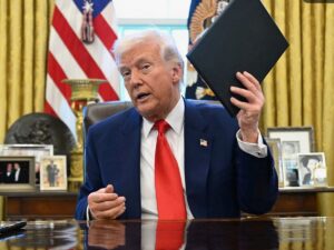 Трамп обрушился на Зеленского: «Украине пора обзавестись новым президентом»