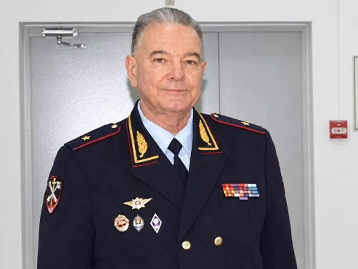 российский генерал отдыхал в ресторане, находясь под домашним арестом